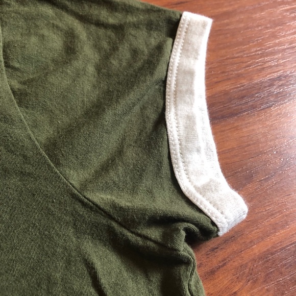 Forever 21 Tee Shirt, size small - Picture 4 of 5